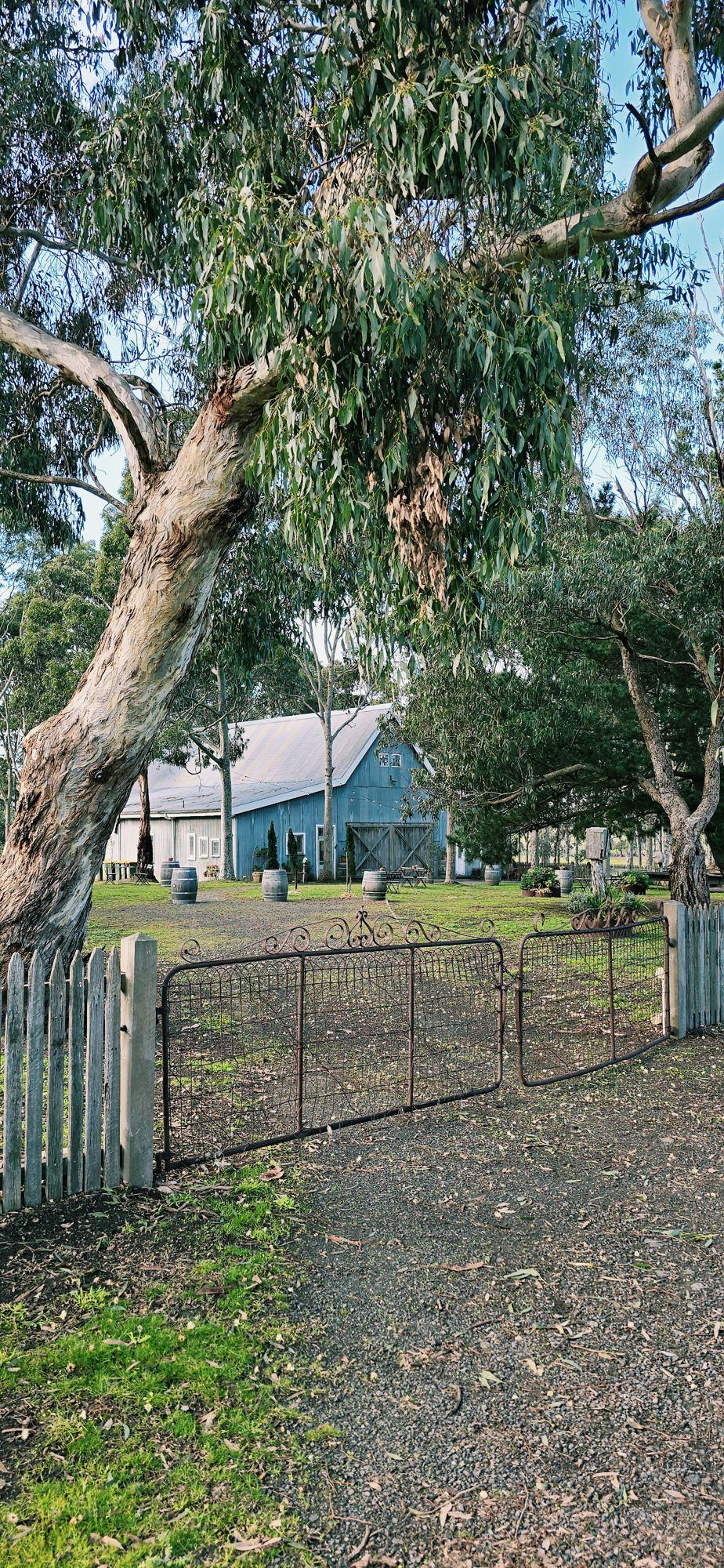 The country gate entrance to Ivory Barn